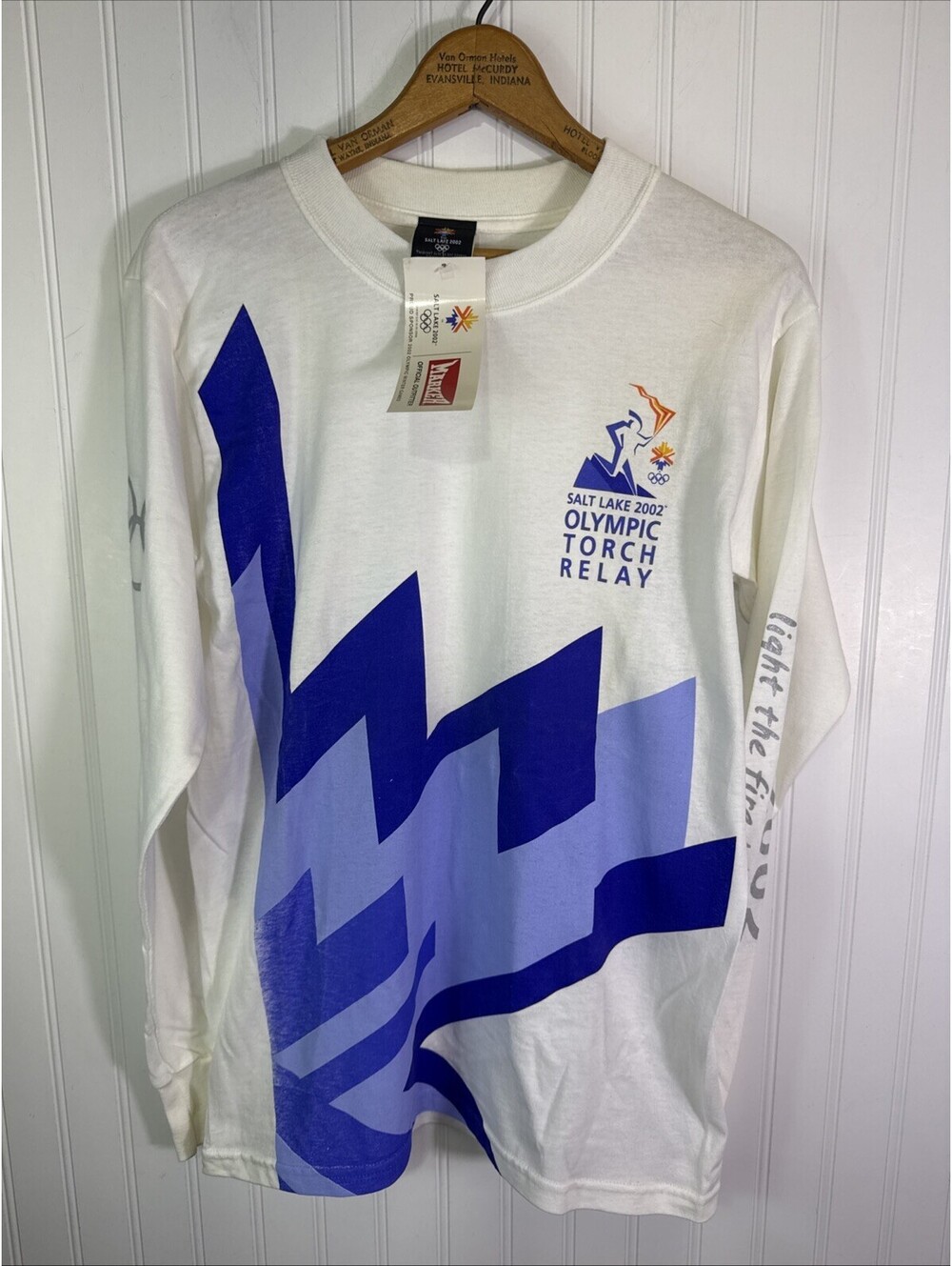 Vintage Y2K Salt Lake 2002 Olympic Torch Relay Graphic T-Shirt Long Sleeve Small